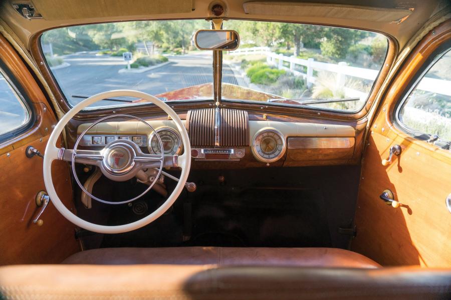  Ford V8 Super Deluxe Station Wagon 1942 года  (фото 4 из 27)